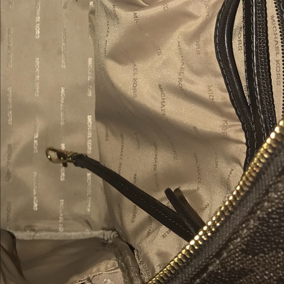 Michael Kors  brown/ black backpack with trim fur - Picture 8 of 8